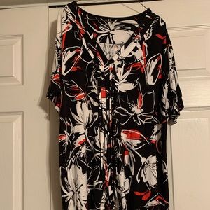 Women’s size 2x short sleeve floral blouse